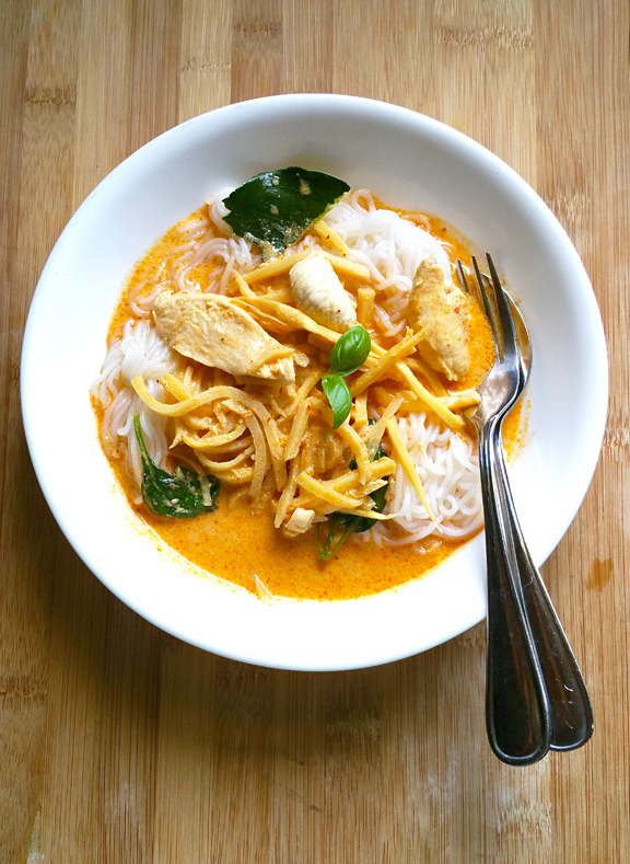 khanom-jin-red-curry shesimmers.com